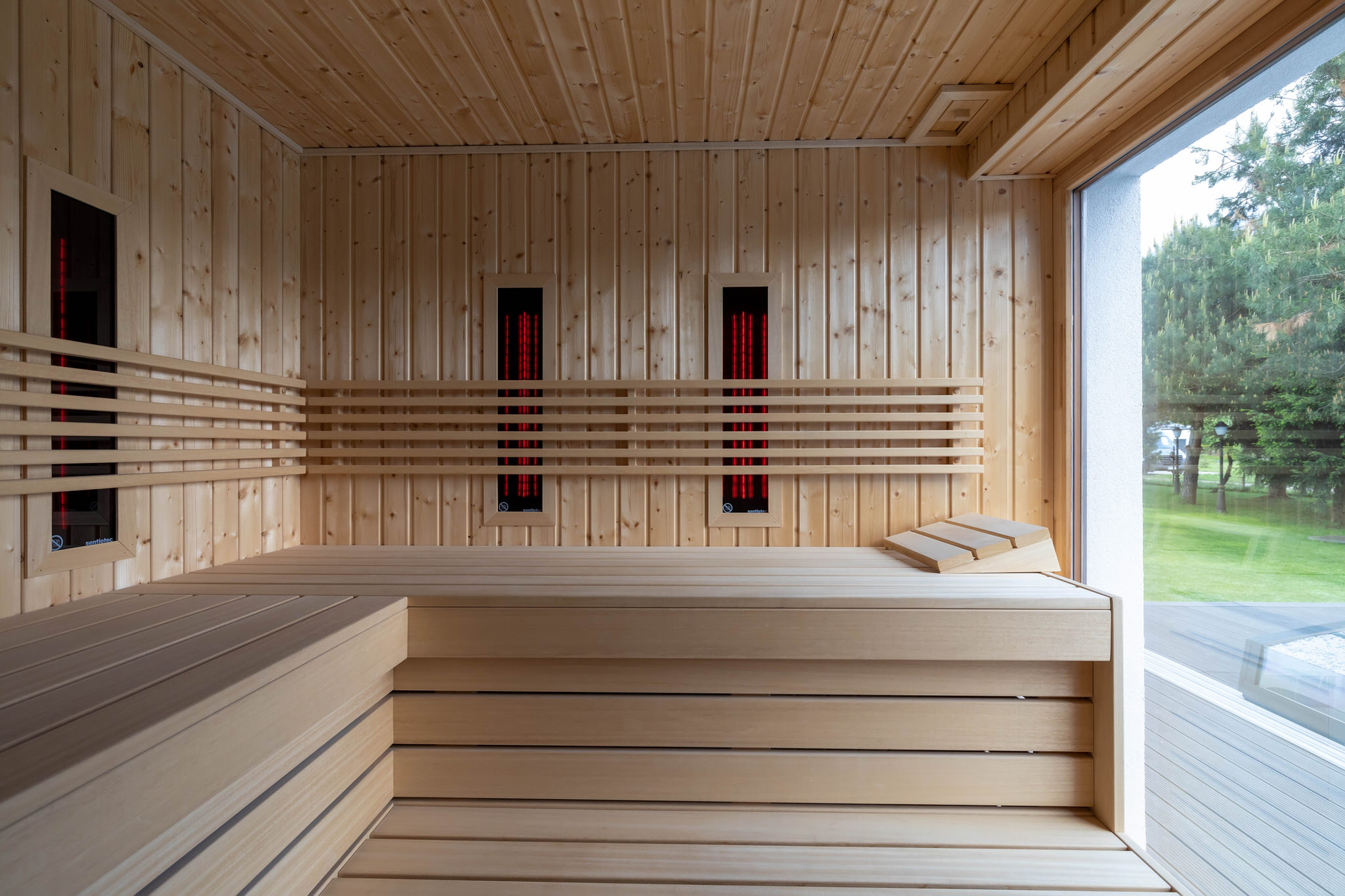 sauna z oknem infrared sanok 4 sauna z oknem infrared sanok 4